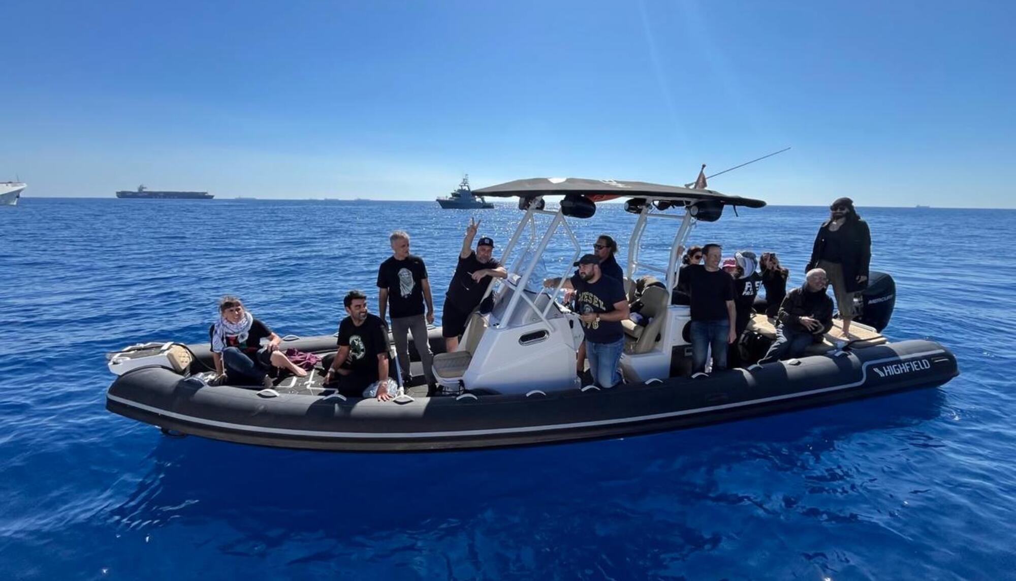 Activistas Conscience barco